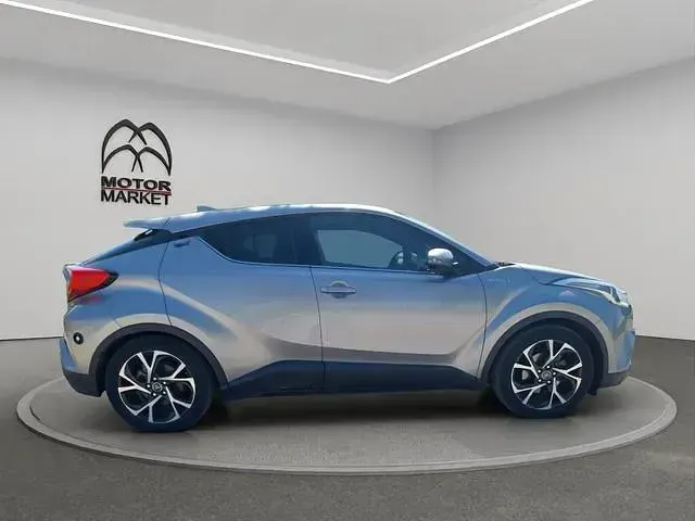 Usata Toyota C-HR Trend 122 CV (89 kW) 2019 Grigio / gray SUV
