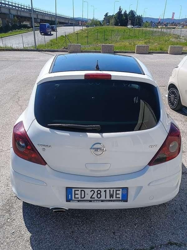 Usata Opel Corsa Sport 75 CV (55 kW) 2011 Utilitaria