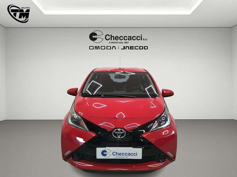 Usata Toyota Aygo X-play 69 CV (50 kW) 2015 Rosso Utilitaria
