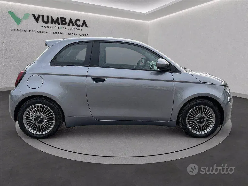 Usata Fiat 500e Icon 86 kW (118 CV) 2022 Grigio Berlina