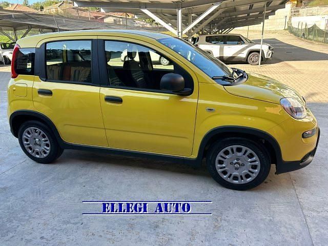 Nuova Fiat Panda 69 CV (50 kW) 2025 Giallo Berlina