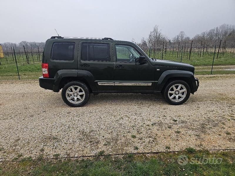 Usata Jeep Cherokee 200 CV (147 kW) 2011 Verde SUV