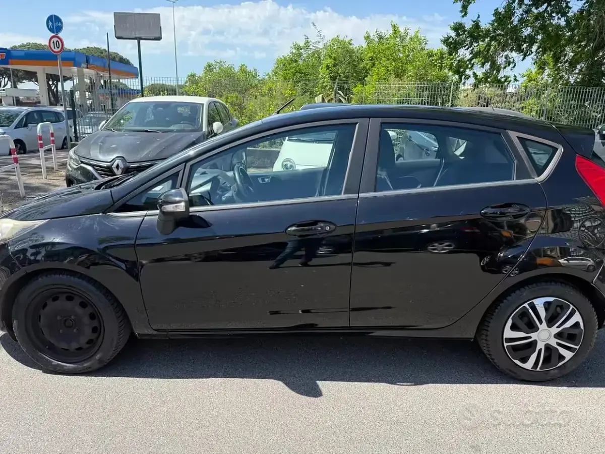 Usata Ford Fiesta 75 CV (55 kW) 2014 Utilitaria