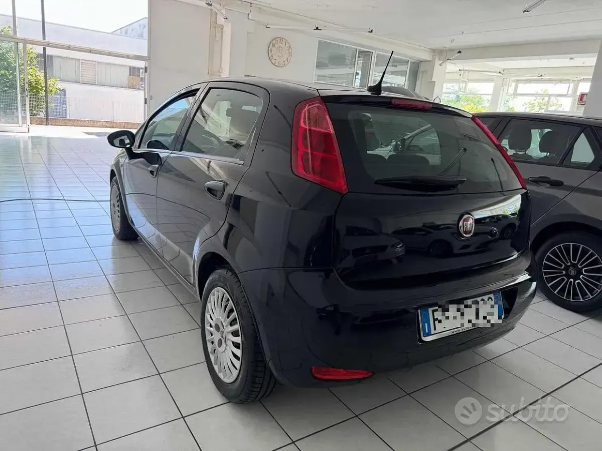 Usata Fiat Punto Street 95 CV (69 kW) 2018 Bluazzurro Utilitaria