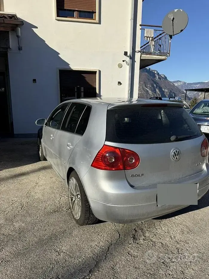 Usata VW Golf IV 140 CV (102 kW) 2004 Grigio Berlina