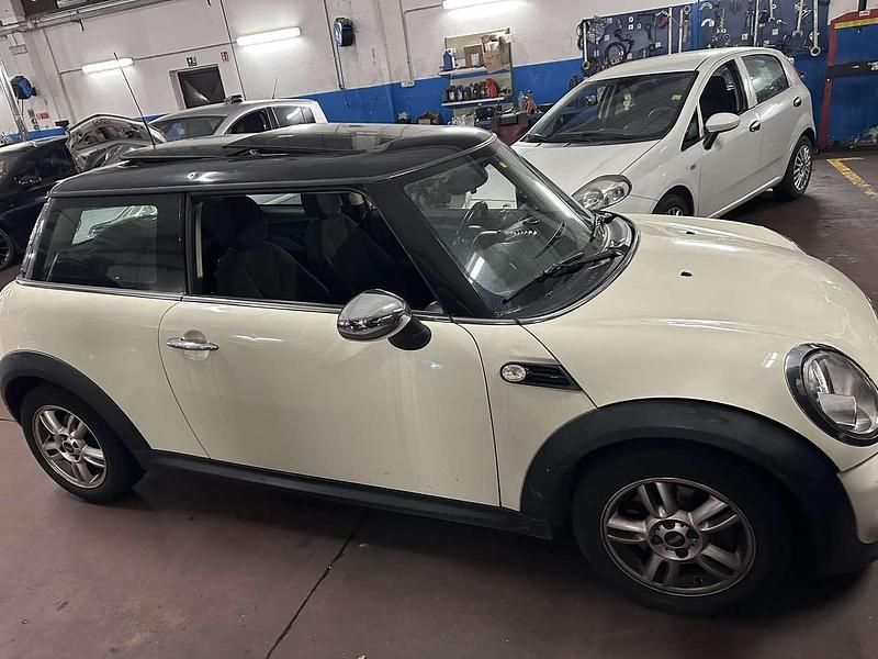 Usata Mini ONE 75 CV (55 kW) 2011 Bianco Utilitaria