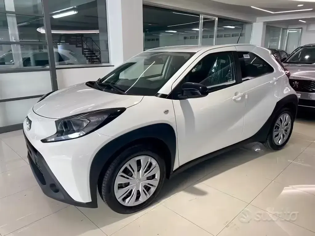 Nuova Toyota Aygo X Active 72 CV (52 kW) 2025 SUV