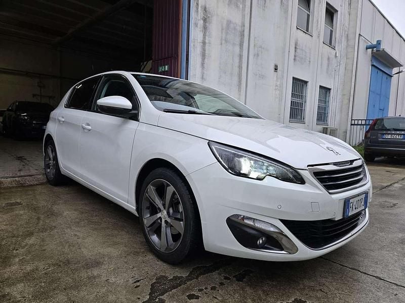 Usata Peugeot 308 Allure 120 CV (88 kW) 2017 Bianco perla Berlina