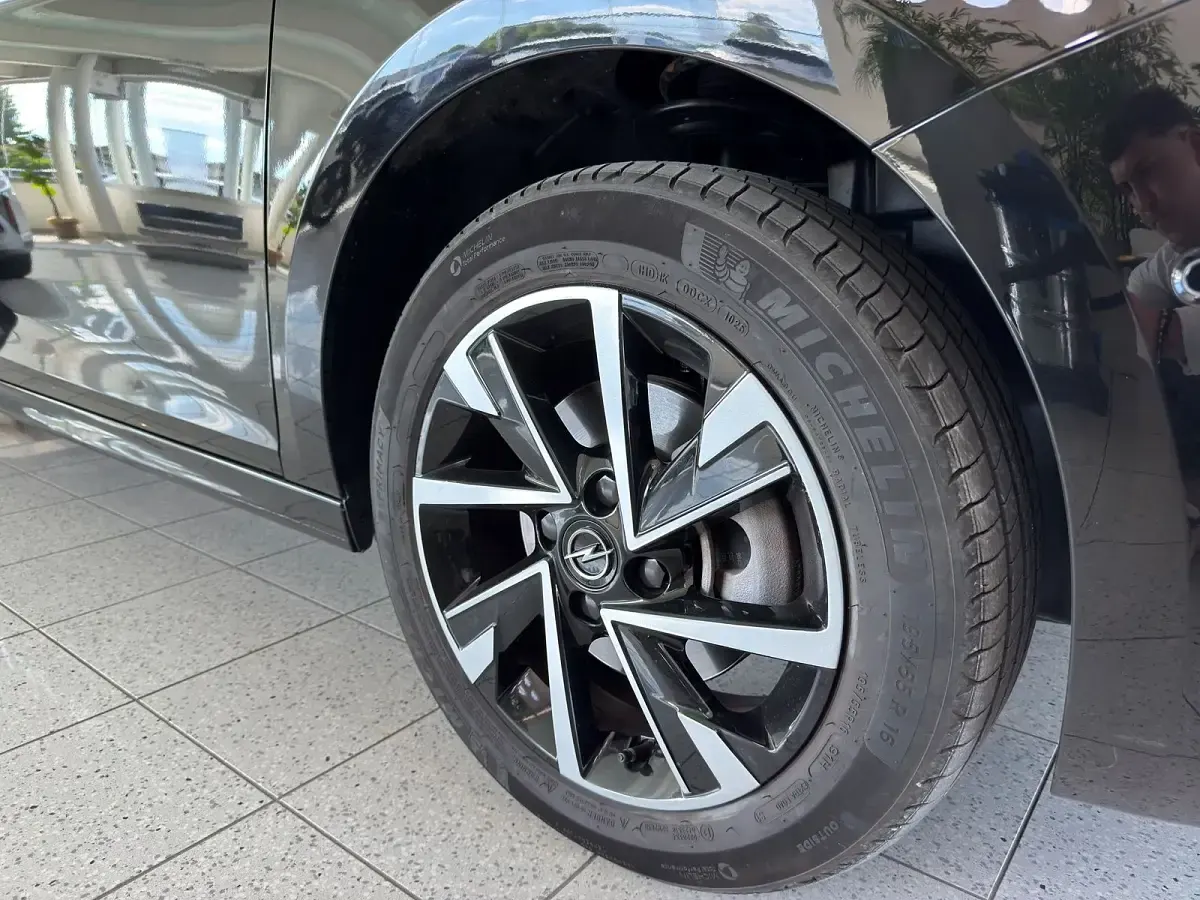 Usata Opel Corsa S 101 CV (74 kW) 2025 Nero Utilitaria