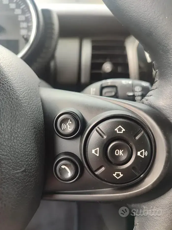 Usata Mini ONE 102 CV (75 kW) 2015 Blu Utilitaria