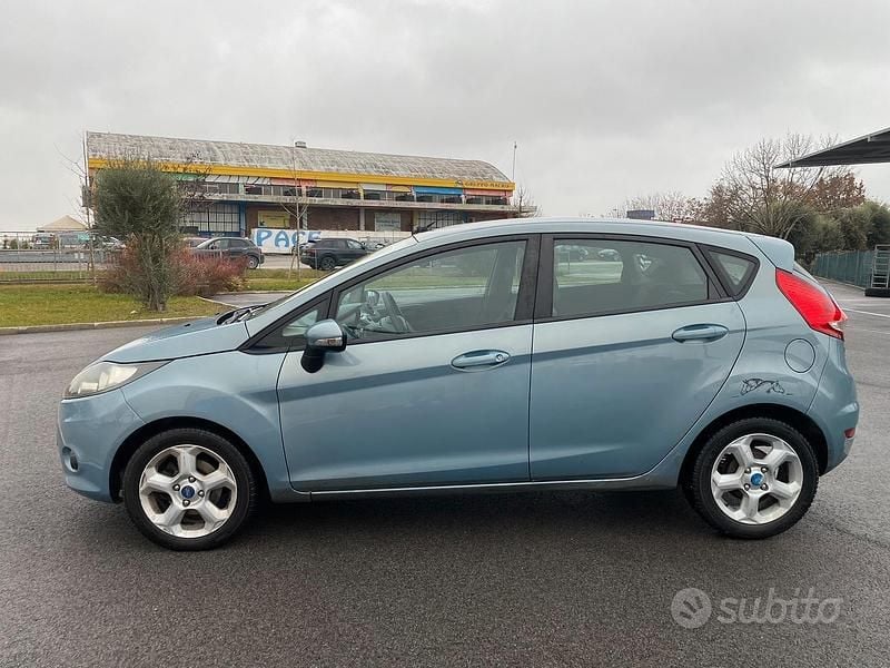 Usata Ford Fiesta 95 CV (69 kW) 2010 Berlina
