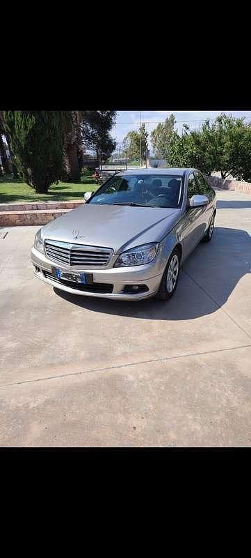 Usata 2007 Mercedes C200 Classic Tre volumi | 4390 € (Super prezzo) - Immagine 1/4