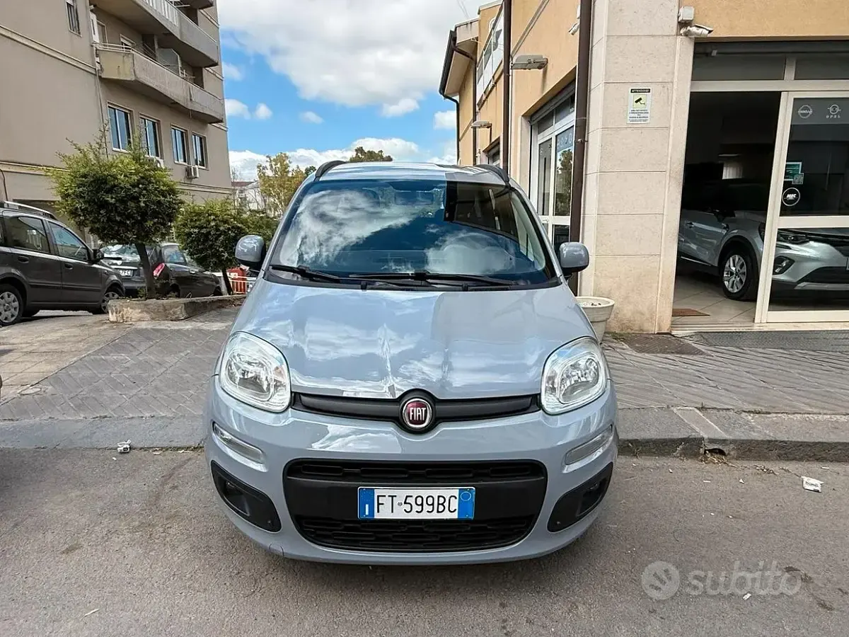 Usata Fiat Panda Lounge 69 CV (50 kW) 2019 Grigio Utilitaria