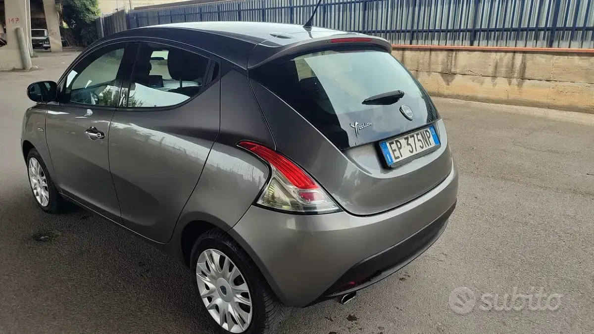 Usata Lancia Ypsilon 75 CV (55 kW) 2012 Utilitaria