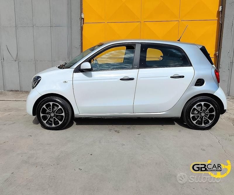 Usata Smart ForFour Passion 71 CV (52 kW) 2017 Bianco Utilitaria