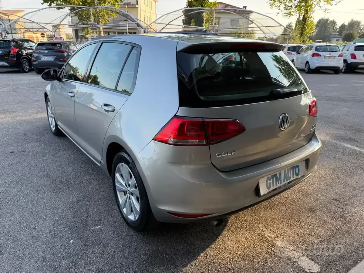 Usata VW Golf VII Trendline 105 CV (77 kW) 2013 Grigio Berlina