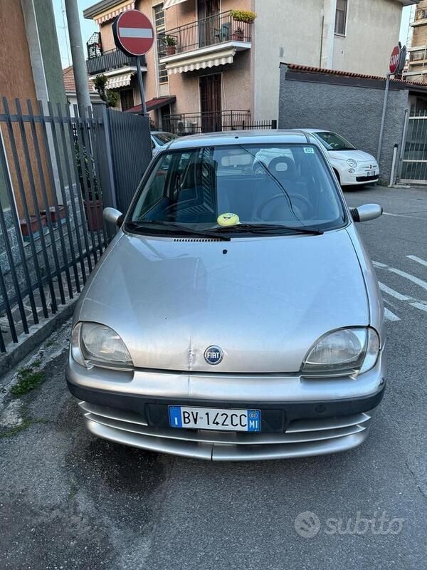 Usato 2001 Fiat 600 Benzin (1.000 €)