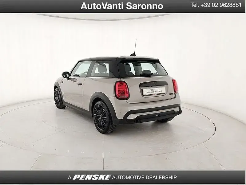 Usado Mini Cooper Classic 136 CV (100 kW) 2024 Gris Utilitario