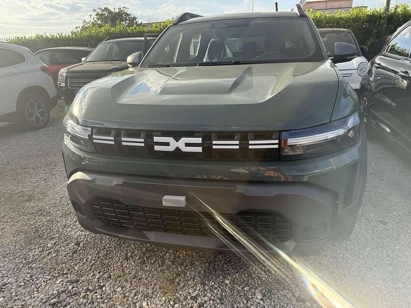 Vernice opaca lichen kaki Nuova 2025 Dacia Duster Expression SUV | 22.200 € (Buon prezzo) - Immagine 1/2