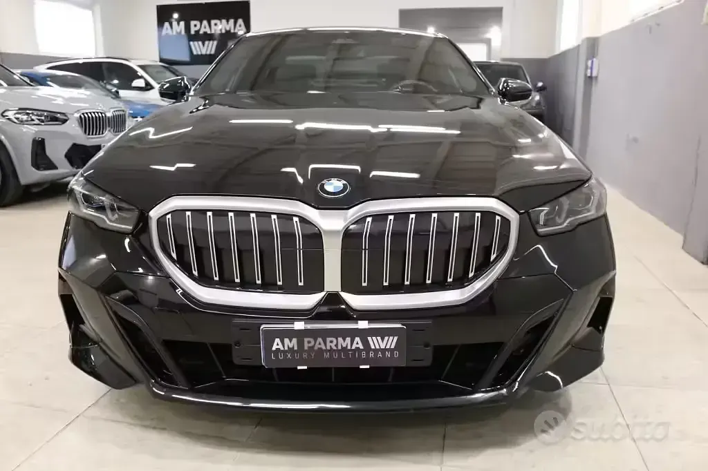 Gebraucht BMW 520 M Sport 197 PS (144 kW) 2023 Schwarz Limousine