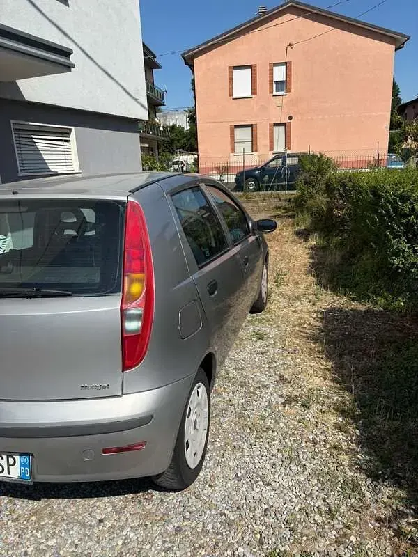 Usata Fiat Punto 69 CV (50 kW) 2004 Grigio Utilitaria