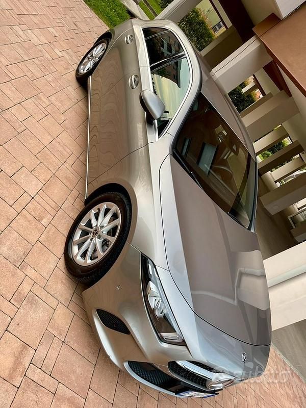 Usata Mercedes A200 150 CV (110 kW) 2019 Grigio Berlina