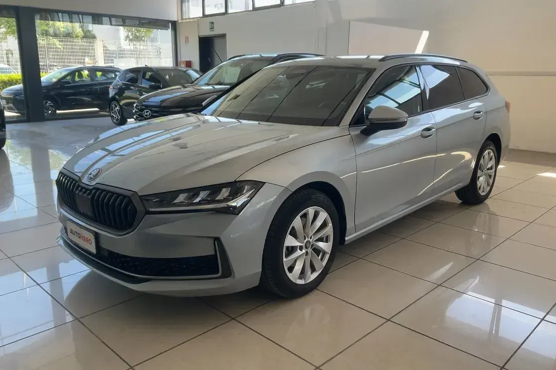 Usata Skoda Superb Selection 150 CV (110 kW) 2026 Argento Station wagon