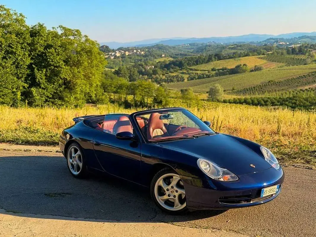 Usata Porsche 911 Carrera Cabriolet 300 CV (220 kW) 2001 Blu/azzurro Cabrio