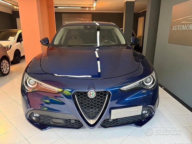 Usata Alfa Romeo Stelvio 209 CV (153 kW) 2017 Blu SUV