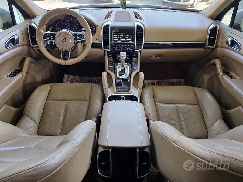 Usata Porsche Cayenne 250 CV (183 kW) 2016 Bianco SUV
