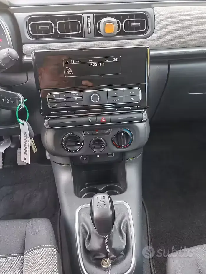 Usata Citroën C3 Feel 75 CV (55 kW) 2016 Bluazzurro Berlina