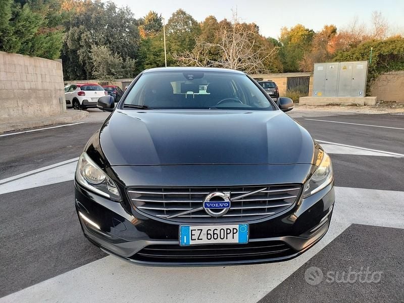 Nero Usata 2015 Volvo V60 Kinetic Station wagon | 5790 € (Buon prezzo) - Immagine 1/4