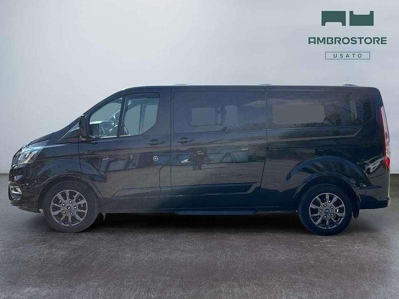 Usata Ford Tourneo Custom 131 CV (96 kW) 2021 Agate black Furgone