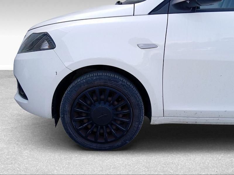 Usata Lancia Ypsilon Silver 69 CV (50 kW) 2022 Bianco Utilitaria
