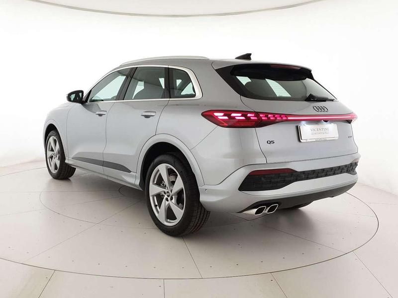 Nuova Audi Q5 Advanced 204 CV (150 kW) 2026 Argento fioretto metallizzato SUV