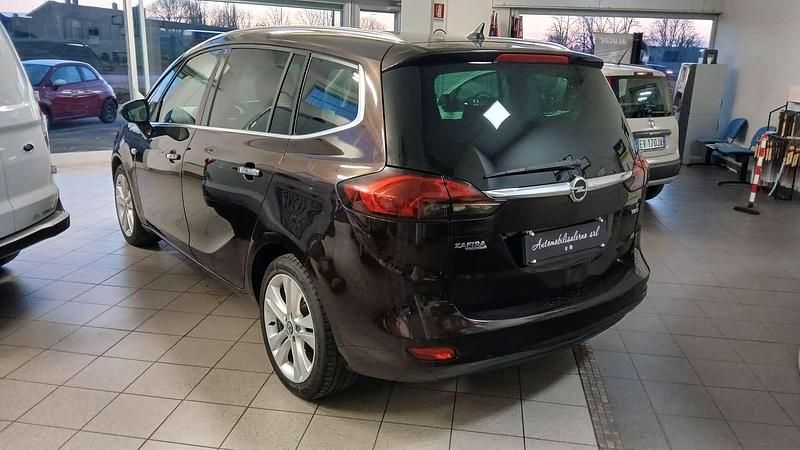 Usata Opel Zafira Tourer Cosmo 131 CV (96 kW) 2012 Monovolume
