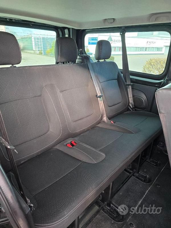 Usata Nissan NV300 121 CV (88 kW) 2019 Nero Furgone