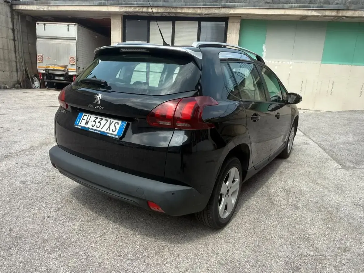 Gebraucht Peugeot 2008 83 PS (61 kW) 2019 Schwarz SUV