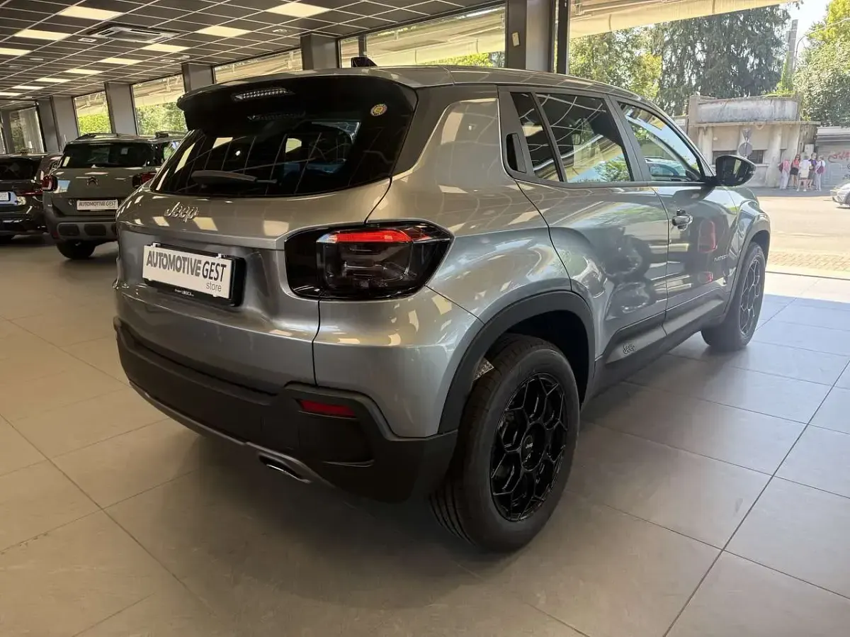 Usata Jeep Avenger Longitude 101 CV (74 kW) 2023 Grigio SUV