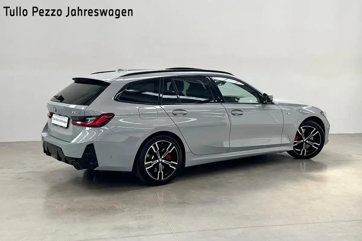 Usata BMW 330 M Sport 245 CV (180 kW) 2025 Brooklyn grey metallizzato Station wagon