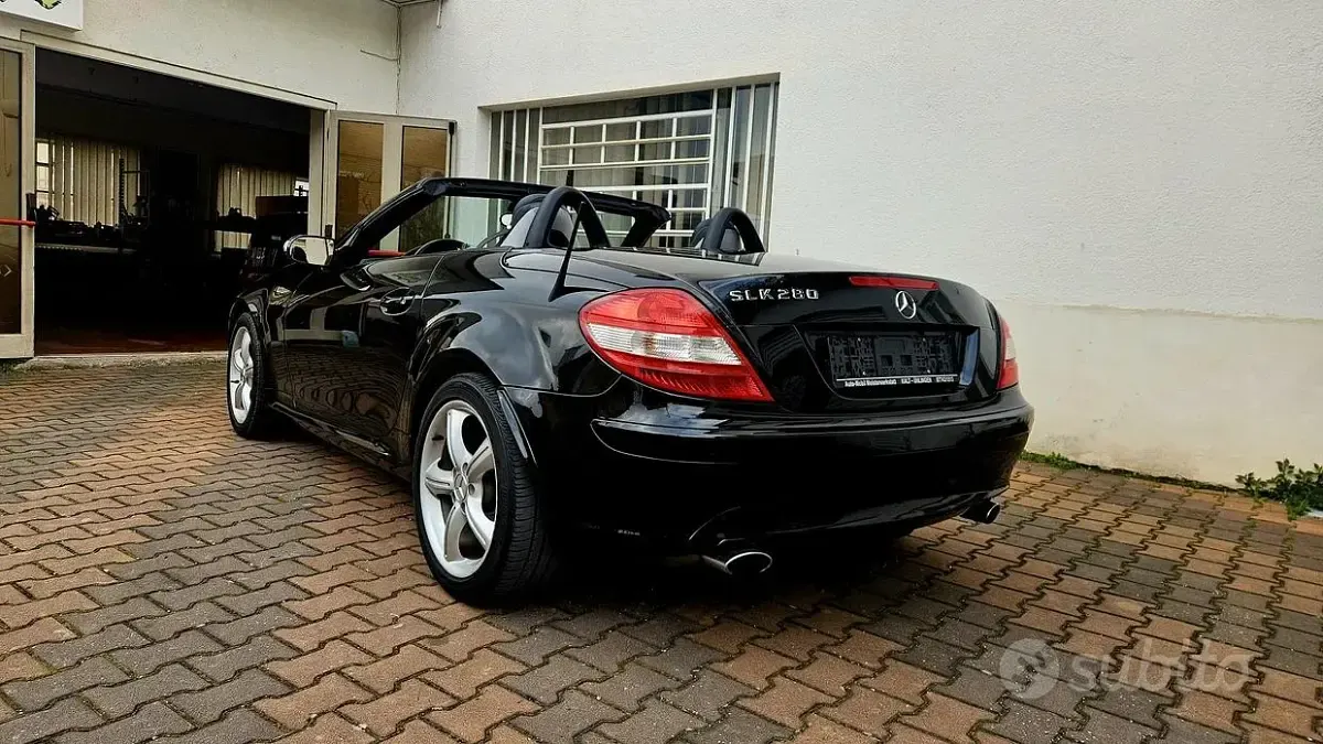 Usata Mercedes SLK280 231 CV (169 kW) 2006 Nero Cabrio