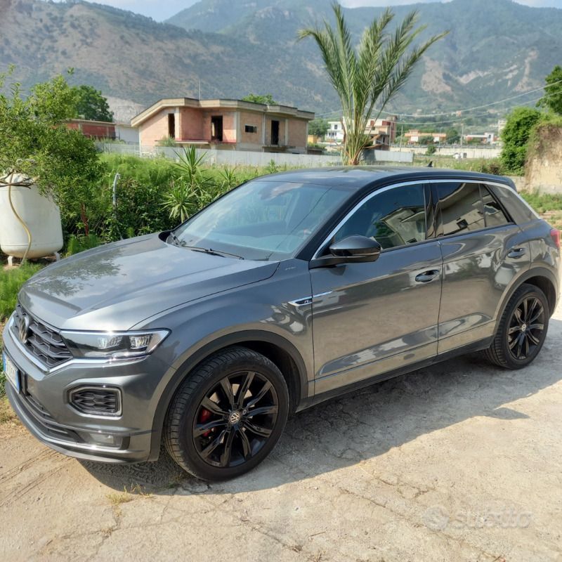 Usata VW T-Roc R-line 150 CV (110 kW) 2019 Grigio SUV