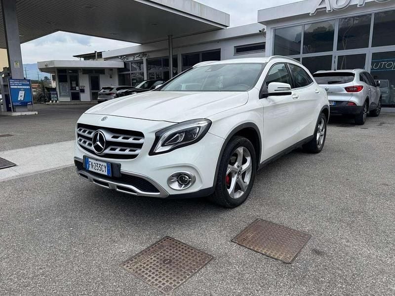 Usata Mercedes GLA200 Premium 136 CV (100 kW) 2018 Bianco SUV
