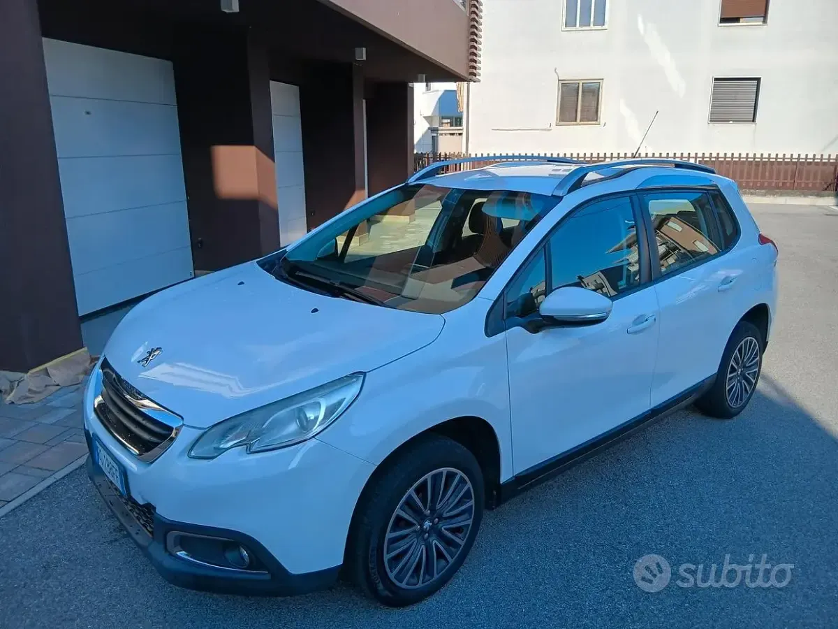 Usata Peugeot 2008 Active 68 CV (50 kW) 2013 Bianco SUV