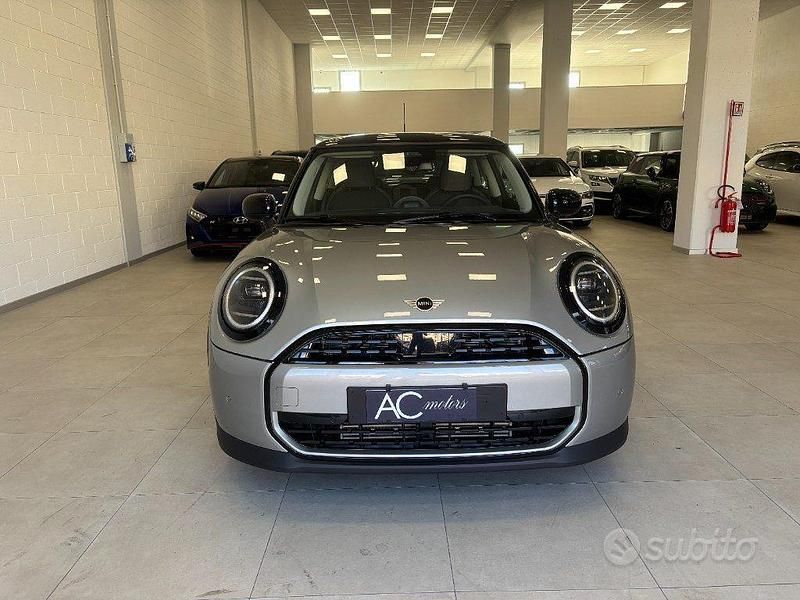 Usata Mini Cooper 114 kW (156 CV) 2025 Grigio Utilitaria