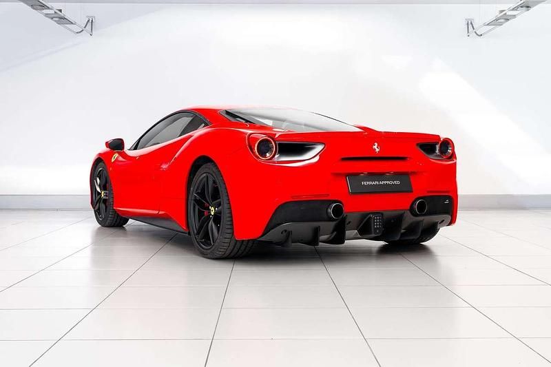Usata Ferrari 488 670 CV (492 kW) 2016 Rosso Coupé