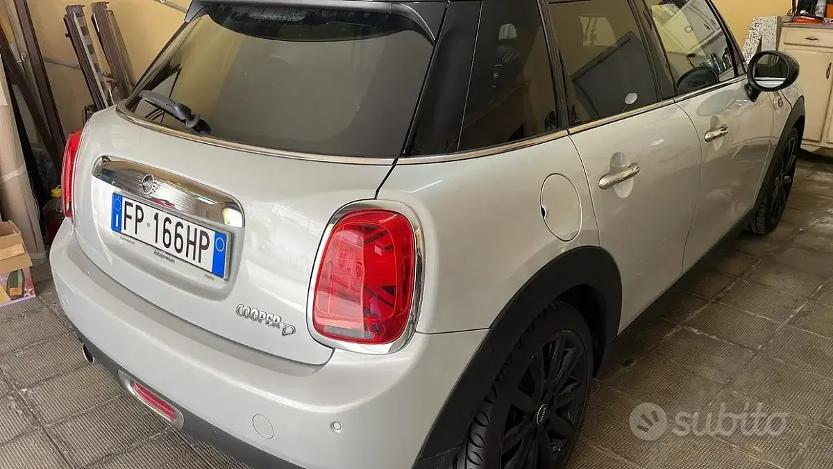 Usata Mini Cooper D 116 CV (85 kW) 2018 Utilitaria