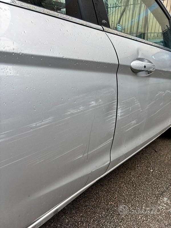 Usata Ford Fiesta Titanium 75 CV (55 kW) 2013 Grigio Utilitaria