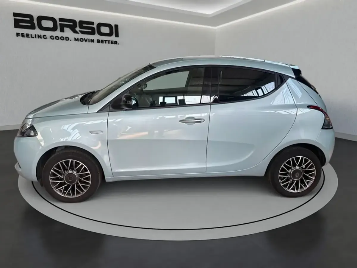 Usata Lancia Ypsilon 70 CV (51 kW) 2023 Azzurro Utilitaria