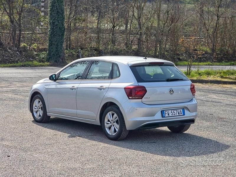 Usata VW Polo Sport 80 CV (58 kW) 2019 Grigio Utilitaria